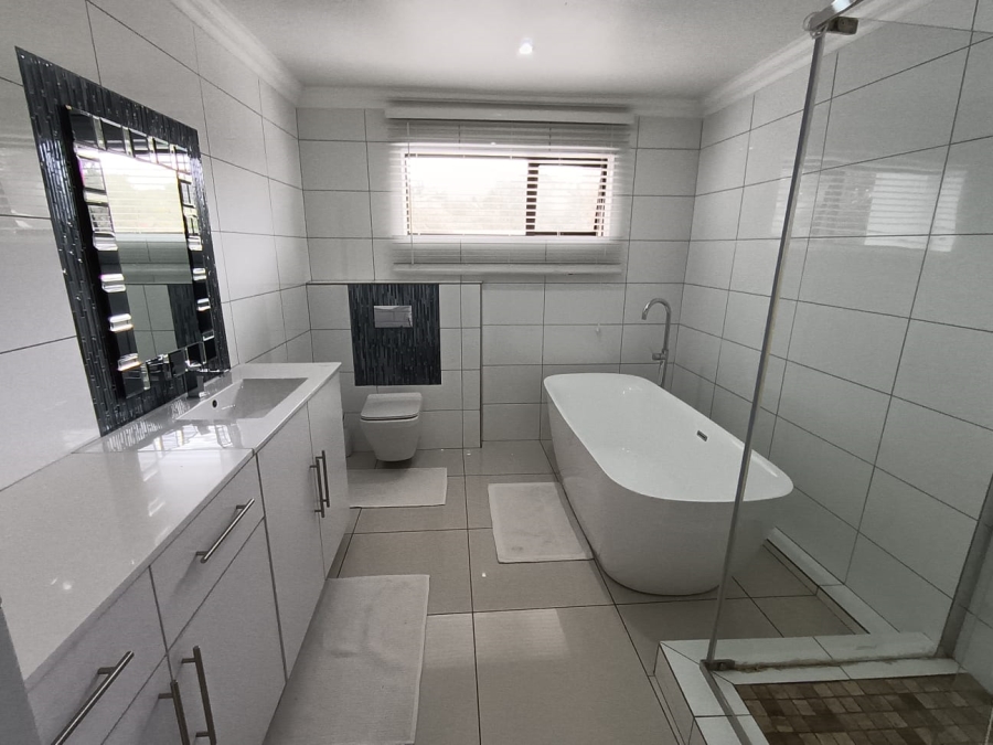 4 Bedroom Property for Sale in Geelhoutpark North West